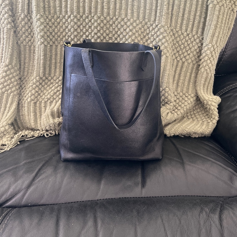 Black Medium Transport Tote